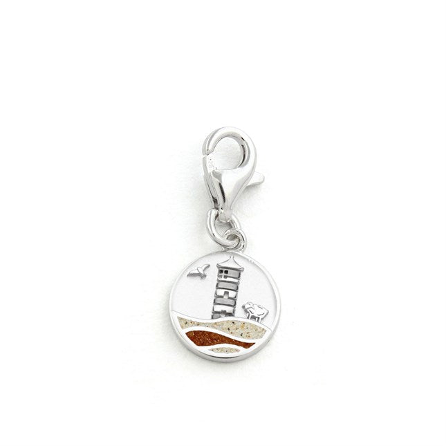 Zierlicher Charm mit Karabiner „Strandwellen“, Pilsumer Leuchtturm, Schaf, Möwe, Strandsand und Bernsteinsand, Silber
