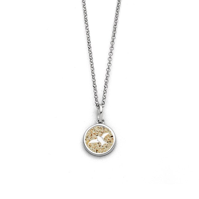 Feine rhodinierte Erbskette "Möwe 2.0" aus 925er Sterling-Silber mit Möwen-Anhänger im Strandsand, 45 cm lang.