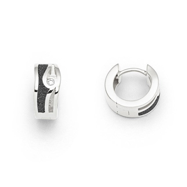 Elegante Creole "Maui" mit Lavasandwelle und Zirkonia, gefasst in rhodiniertem 925er Sterlingsilber.