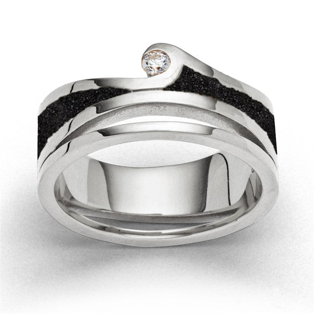 Eleganter Ring "Maui" mit Lavasandwelle und Zirkonia, gefasst in rhodiniertem 925er Sterlingsilber.