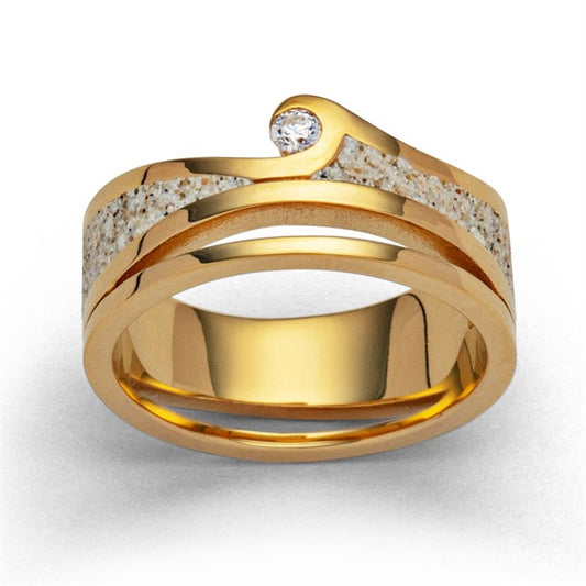 Eleganter Ring "Maui" mit Strandsandwelle und Zirkonia, gefasst in vergoldetem 925er Sterlingsilber.