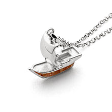 Lade das Bild in den Galerie-Viewer, DUR Schmuck: Kette &quot;Kogge 3 Motiv&quot; Silber 925 rhodiniert mit Bernsteinsand P2838
